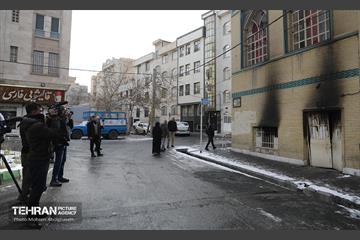 بازدید خبرنگاران رسانه‌های خارجی از تخریب اموال عمومی شهر 43
