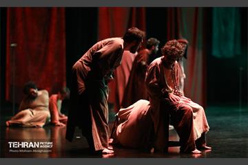 نمایش آئینی مذهبی «در انتظار...» 76