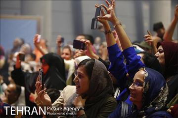 کنسرت حامد همایون در باغ کتاب 26