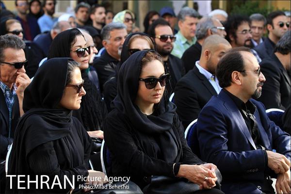 بدرقه عباس کیارستمی به خانه ابدی‎ 4