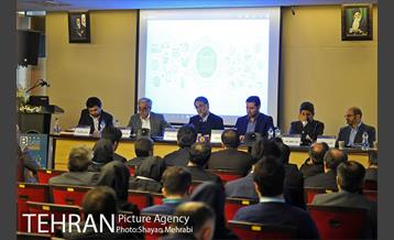 پنل اینترنت اشیا با حضور مهندس فرجود در هفتمین همایش سالانه بانکداری الکترونیک و نظام های پرداخت 31