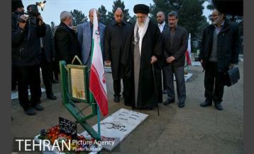 حضور رهبر انقلاب در مرقد مطهر امام راحل و گلزار شهدای بهشت زهرا 6