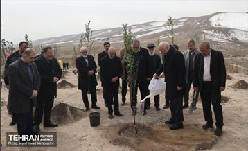 آیین روز درخت‌کاری و پایان پروژه کاشت ۲۵۰۰ هکتار کمربند سبز پایتخت  52