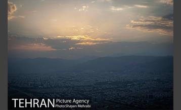 استهلال هلال ماه شوال از فراز برج میلاد تهران 24