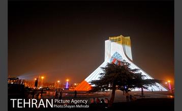 سمفونی نور سیمرغ صلح بر روی برج آزادی 31