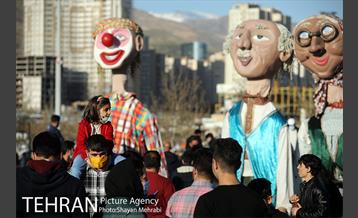 گردهمایی بزرگ عروسک‌های نوروزی در دریاچه شهدای خلیج فارس 30