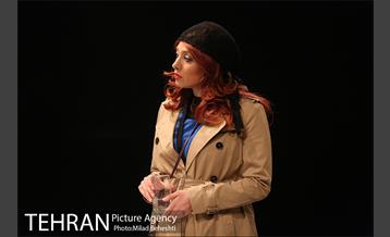 نمایش سه خواهر‎ 7