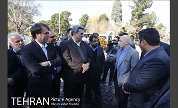 زیارت شهردار تهران از قبور شهدای دفاع مقدس 1