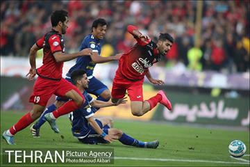 دیدار تیم های فوتبال پرسپولیس و استقلال خوزستان