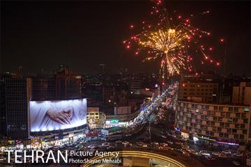 نورافشانی میدان ولیعصر(عج) به مناسبت روز مادر 5