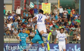 دیدار پیکان و استقلال در لیگ برتر فوتبال 12