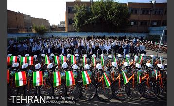 طرح اعطای دوچرخه شهری توسط شهردار تهران به دانش آموزان 28