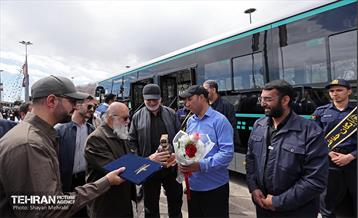 رونمایی از ۵۰ اتوبوس برقی و ۳۵ اتوبوس دوکابین 33
