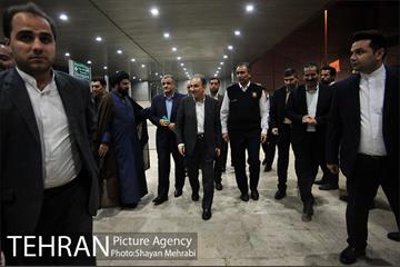 تجلیل از خانواده شهدای آتش‌نشان حادثه پلاسکو با حضور شهردار تهران 1