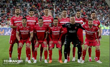 دیدار تیم های فوتبال پرسپولیس تهران و صنعت نفت آبادان 4