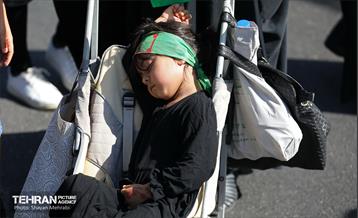 حضور کودکان در مراسم پیاده روی جاماندگان اربعین حسینی(ع) 15