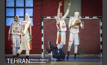 دیدار تیم های بسکتبال مهرام و گاز تهران 26