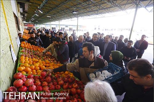 بازدید شهردار تهران از میدان میوه و تره بار ستارخان 10