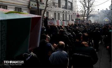 تشییع پیکر ۲۰۰ شهید گمنام دفاع مقدس در تهران 39