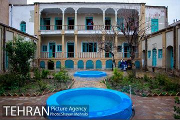 خانه موتمن الاطبا 38
