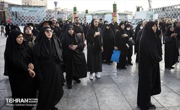 آیین بدرقه جاماندگان اربعین در میدان امام حسین(ع) 46