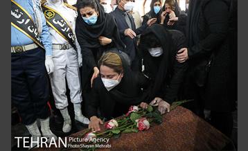 تشییع پیکر استاد محمدرضا شجریان در بهشت زهرا (س) 27