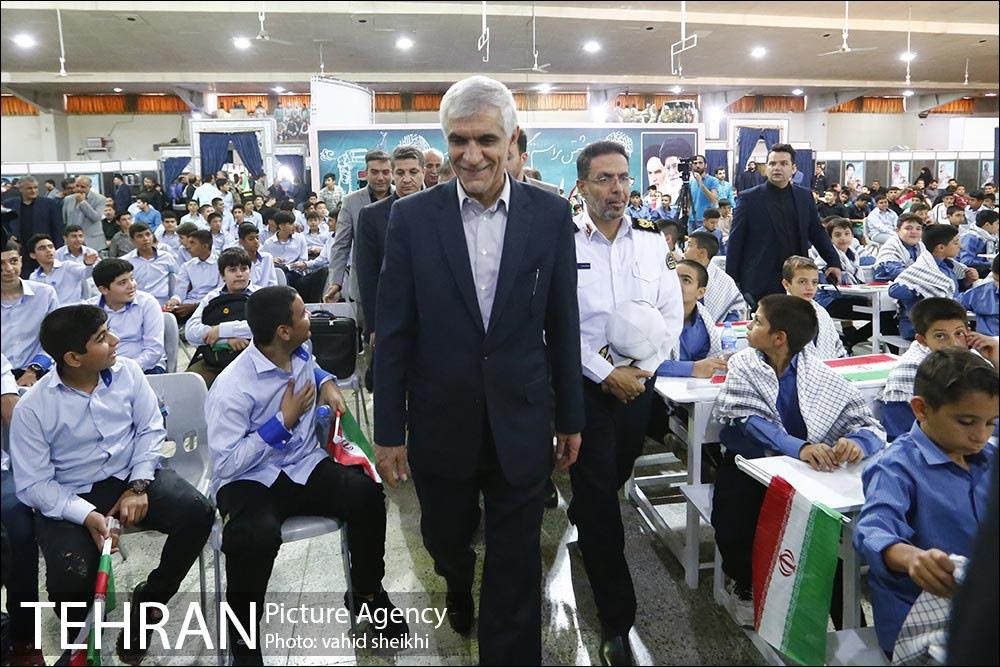 نواختن زنگ دانش آموز شهید در روز اول مهر 1