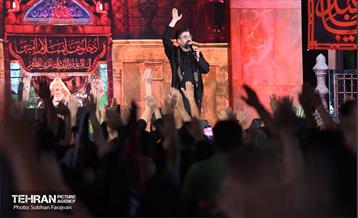 آئین بدرقه زائران اربعین در میدان آزادی 43