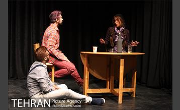 نمایش غربتی ها 11