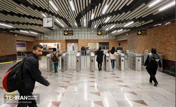 ایستگاه مترو دادمان 12