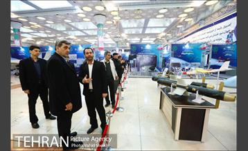 بازدید شهردار از نمایشگاه بزرگ دستاوردهای دفاعی جمهوری اسلامی و نمایشگاه سازندگی ،محرومیت زدایی و خدمات رسانی 3