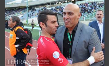 دیدار تیم های فوتبال استقلال و فولاد خوزستان