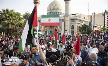 استقبال از خانواده شهدای غزه در میدان فلسطین تهران 25