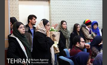 نمایشنامه خوانی سالی که دو بار پاییز شد 13