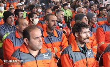 آغاز طرح واکسیناسیون آنفلوانزای پاکبانان و کارگران خدمات شهری شهرداری تهران 26