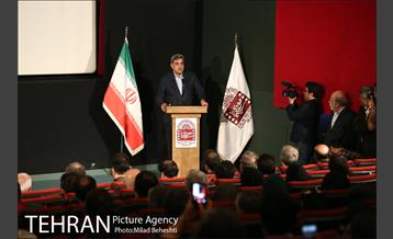 افتتاحیه مستند زمستان است 8