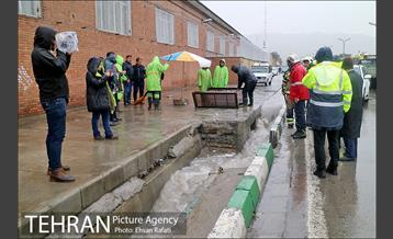 بازدید مدیران شهری از لایروبی و رسوب زدایی شبکه جمع آوری آبهای سطحی 22