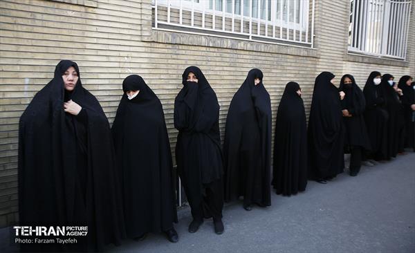 تشییع پیکر شهید مدافع حرم در منطقه ۵  21