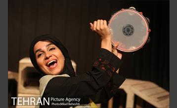 نمایش بر پهنه چشمان مغربی ات‎ 17