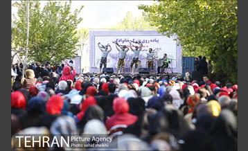 پیاده روی بزرگ خانوادگی به مناسبت هفته سلامت 27