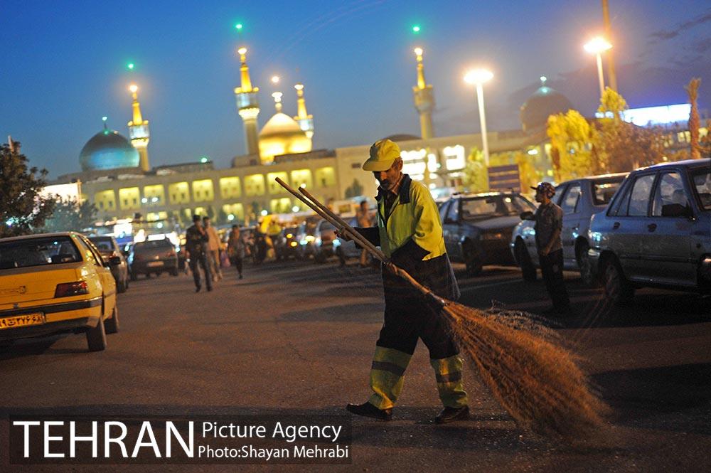 شروع بکار نیروهای خدمات شهری بعد از پایان مراسم ارتحال امام خمینی (ره) 6