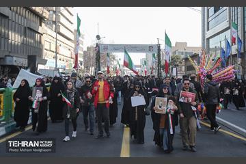 راهپیمایی ۲۲ بهمن در تهران - ۲ 33