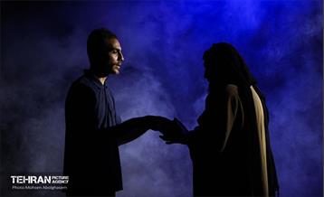 نمایش آیینی خانه ای از گل و اندوه 16