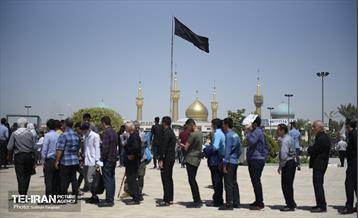 حضور مردم در مرقد امام خمینی(ره) 19