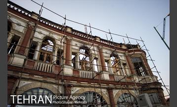 بازدید شهردار تهران از خسارت آتش سوزی اخیر میدان حسن آباد 11