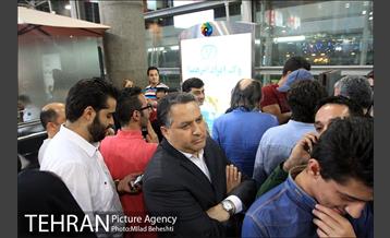 استقبال از عوامل فیلم فروشنده در فرودگاه امام خمینی تهران‎ 12