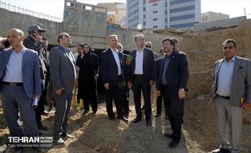 بازدید معاون فنی و عمرانی از پروژه‌های عمرانی منطقه ۵ 30