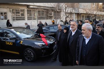 آیین رونمایی از تاکسی‌های برقی 2