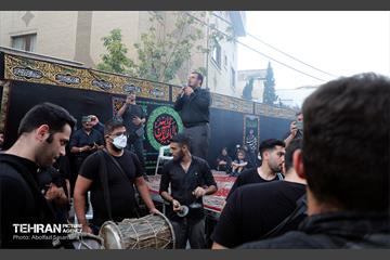 حضور شهردار منطقه هشت در مراسم عزاداری روز عاشورا