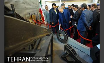 بازدید معاون علمی و فناوری رییس جمهور از نمایشگاه مترو  18